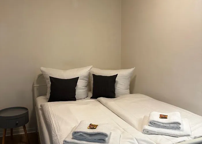 In Ruhiger Lage-waschmaschine-balkon Apartment